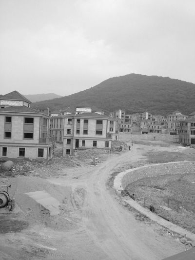 宝华山西麓，可一产业园里林立的别墅。记者 吴永 摄