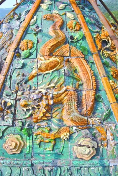 山西晋祠舍利生生塔惊现八条琉璃龙