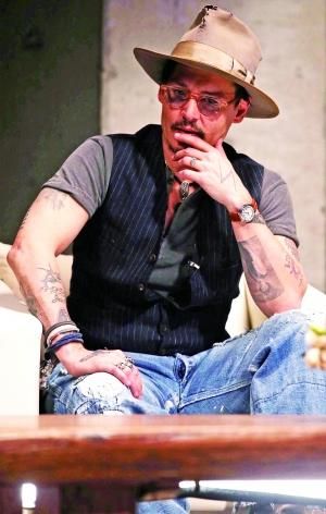 约翰尼·德普现身798艺术区