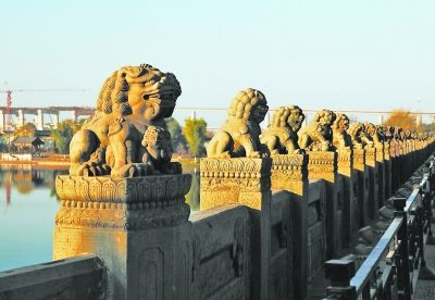 卢沟桥上的石狮子