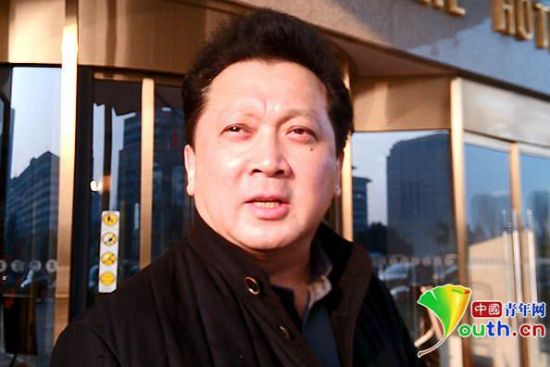 全国政协委员、著名歌手郁钧剑。 中国青年网记者　张炎良 摄