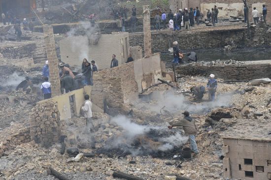 今年1月25日，贵州省镇远县报京侗寨起火，过半居民受灾。