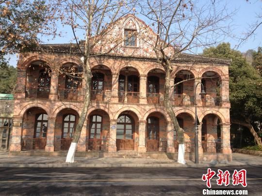 图为杭州西湖著名会所。