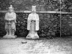 昨日记者发现石兽已经不见踪影。 杨奕/摄