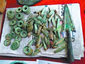 “天光墟”上形形色色的藏品。