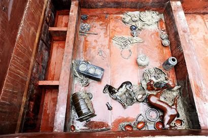 3号墓室：出土920支竹简以及人体经穴髹漆人像