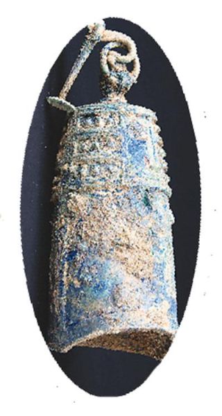 2号墓出土的铜编钟。新华社发