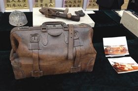 台湾抗日志士萧光明玄孙、萧道应之子萧开平捐赠的萧道应使用的手提箱