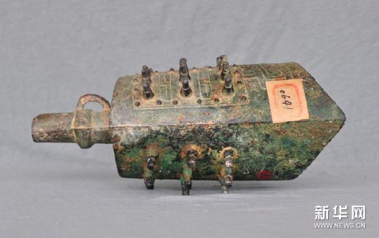 这是博罗县郊的横岭山古墓出土的青铜编钟（资料照片）。