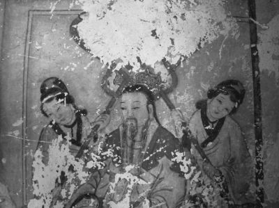 壁画局部“修复”前    刘 拓 摄