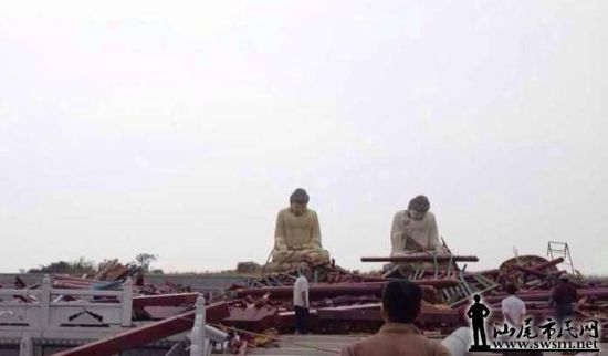 耗资近五千万元打造的两尊镇寺大佛在风灾中亦不能幸免