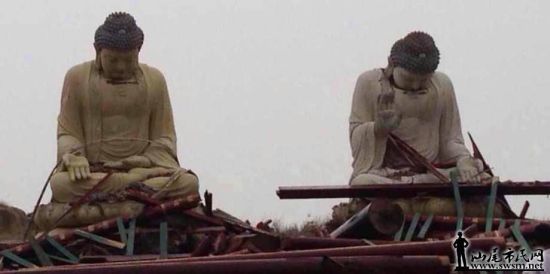 大佛低头，好像因没能庇护好当地人民而惭愧大佛低头，好像因没能庇护好当地人民而惭愧