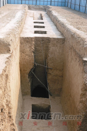 上官婉儿墓是带有5个天井的唐代墓葬，天井清晰可见 记者 张宇明 摄