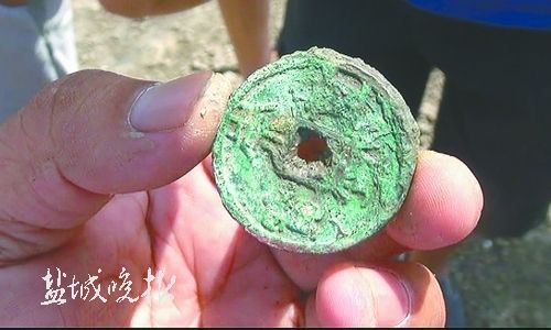 江苏古钱币 每斤七十元售文物贩子