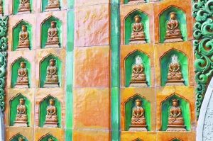 图为颐和园被损佛头。孙宏阳摄