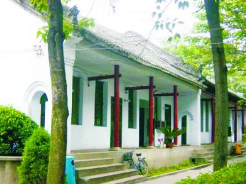 这里清幽静谧，是读书人的圣地