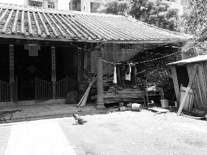 荒凉的文物古迹 海口晚报记者 林菲 摄