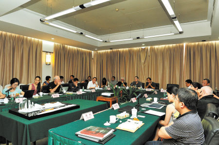 近日，来自世界各地的艺术大师正认真探讨梅溪湖艺术馆的规划建设问题。邹麟 摄记者 岳冠文