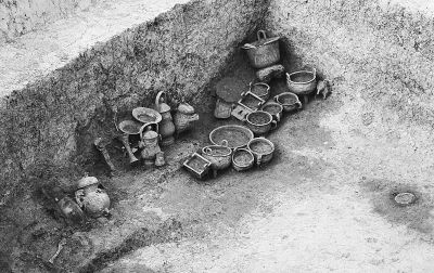 出土的精美的青铜器