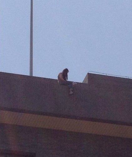 中央美术学院教授丘挺之妻跳楼