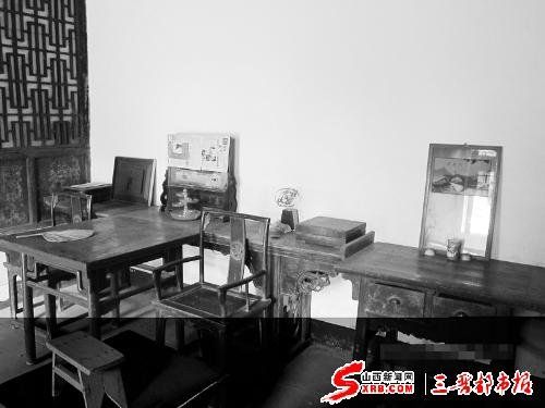 村民们丢弃在古民居中的老式家具、什物是文物盗窃分子的最爱。