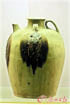 长沙窑“壶王”，被质疑为赝品。CFP供图