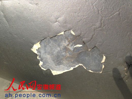 美术馆支撑“钢柱”外层防护涂料已脱落