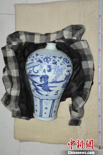 该古董是价值2000元的赝品