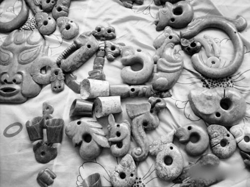 资深收藏家曾在4年间花了200万，买了一堆假玉器