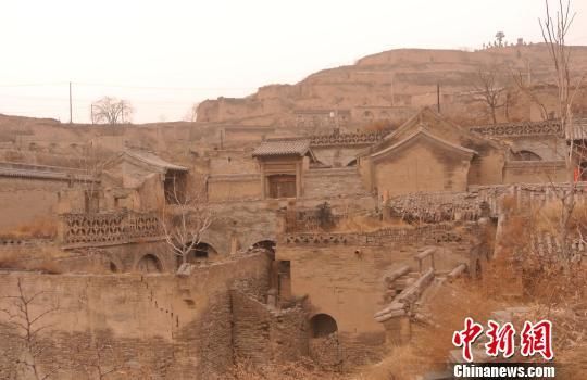 师家大院地处偏僻，交通不便，因此得以保存至今。 李新锁 摄