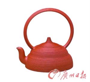 谢华手拉壶作品《太极百岁壶》。