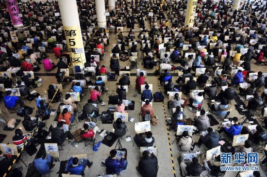 山东工美2万美术考生同台竞技