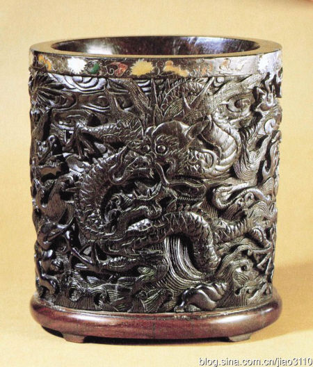 明周制鱼龙海兽紫檀笔筒