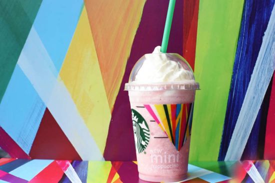 Maya Hayuk的作品似乎是星巴克星冰乐产品外包装的灵感来源 图片：Starbucks