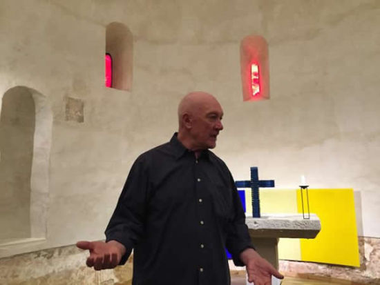 现场：艺术家肖恩·斯库利(Sean Scully)