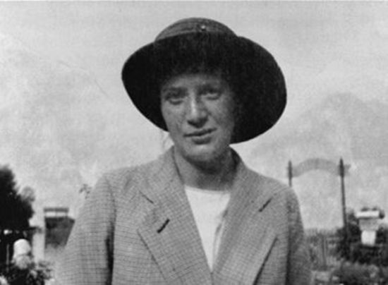 席勒的情妇威利，于1913年在Neuzil