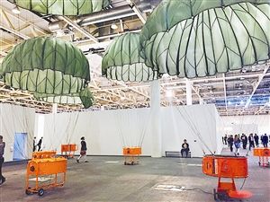 由Hector Zamora创作的“0G-107 风景”装置作品。