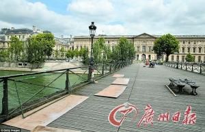 清理后的古桥耳目一新。