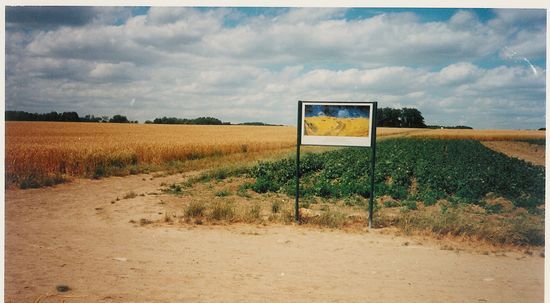 位于法国奥维尔的麦田。凡·高曾在这里画下了他最后的作品。也是在这里，他以手枪自尽。