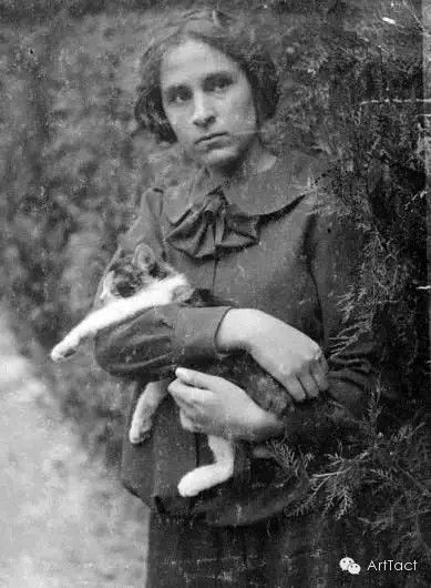 　　加拉 | 1894.9.7-1982.6