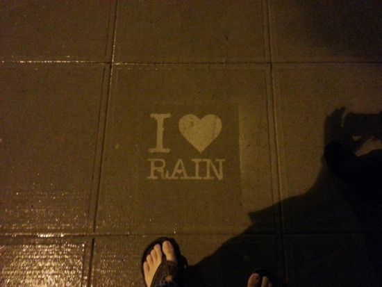 　　我爱雨天