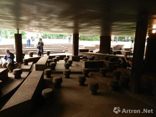 赫尔佐格和德梅隆与艾未未设计的2012年蛇形画廊展馆