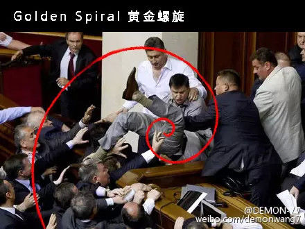 　　和谐三角，三角形一直是西方绘画的重要结构之一