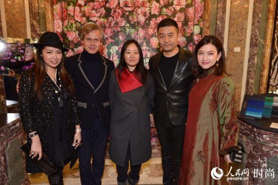 法国娇兰巴黎娇兰之家小黑裙摄影展开幕