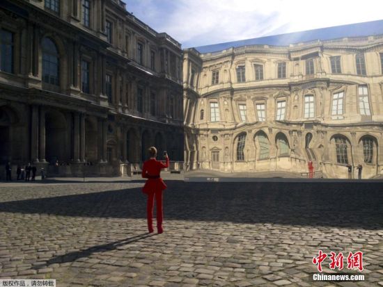 卢浮宫现巨型哈哈镜墙壁时空扭曲引围观 