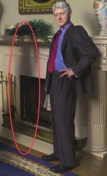 　　克林顿肖像画画家表示，他故意在画中留下一抹象征克林顿和莱温斯基性丑闻的裙影。