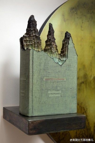 艺术家精致创意书雕美轮美奂