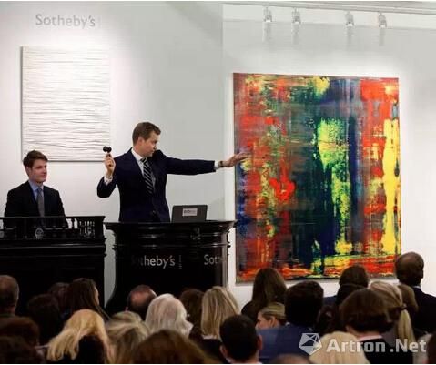 2012年10月，里希特的《抽象画(809-4)》在伦敦苏富比拍出3040万美元(约合人民币1.89亿元)