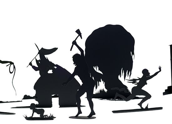 卡拉·沃克（Kara Walker）的视频和装置艺术《剪纸剪影》将视角交汇于南北战争前南方地区的暴力和野蛮。