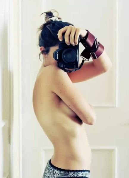 摄影师Sophie Starzenski利用自己作为模特